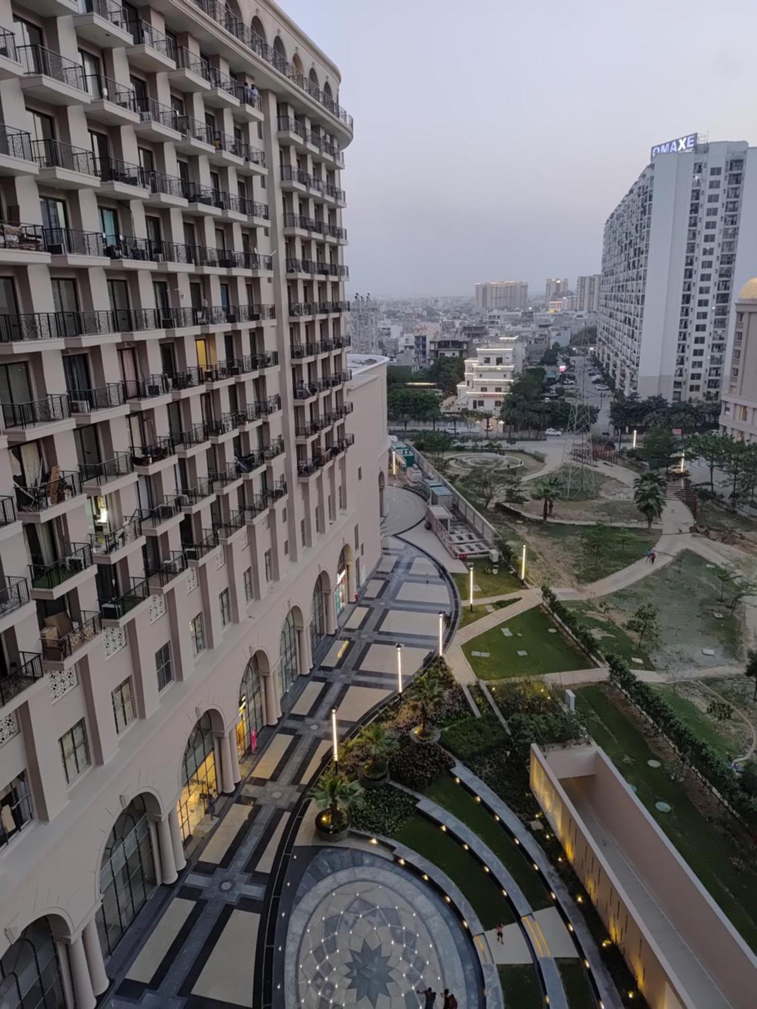 Apartment Landmark By Ratnesh Verma